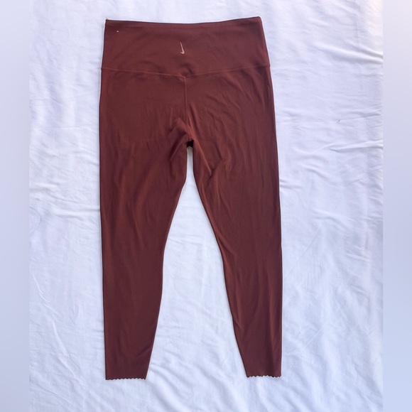 Women's Nike Yoga Luxe High Rise 7/8 Training Leggings Burgundy XL - Picture 3 of 7